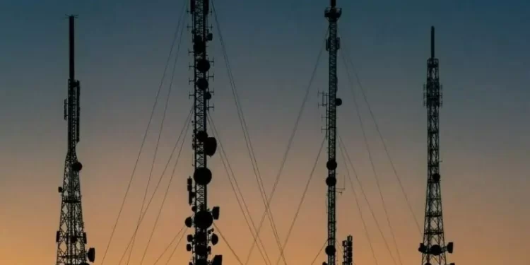 Pakistan’s telecom sector faces Rs152bn revenue decline in FY25