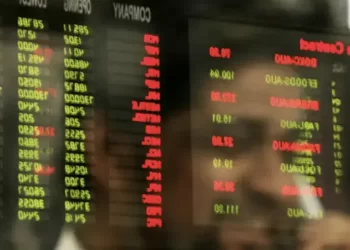 Buying momentum continues, KSE-100 crosses 167,000 in early trade