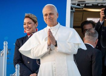 CEO explains how the unofficial 'papal airline' flies the pope