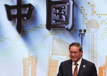 Chinese Premier Li derides trade restrictions, pledges to make global trade fairer