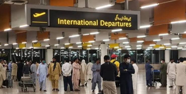 Good News for Pakistanis Working Abroad on Job Visas