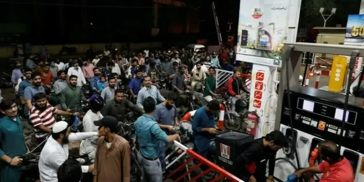 Govt hikes petrol price by Rs2.43, diesel by Rs3.02 per litre