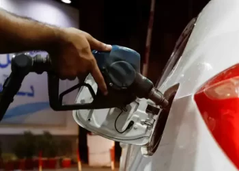 Govt keeps petrol price unchanged, hikes high-speed diesel by Rs6