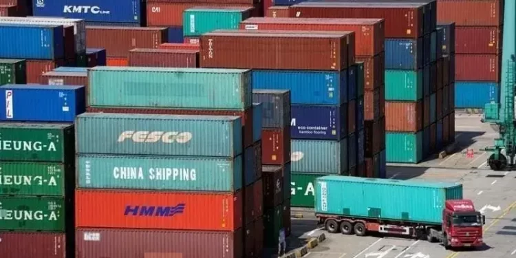 Govt moves to ease Port Qasim congestion with new unloading, berthing measures