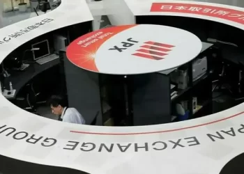 Japan’s Nikkei limps towards weekly gain with eyes on central bank meetings