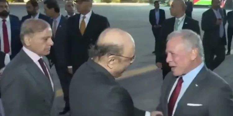Jordan’s King Abdullah II receives warm welcome from President Zardari, PM Shehbaz on arrival