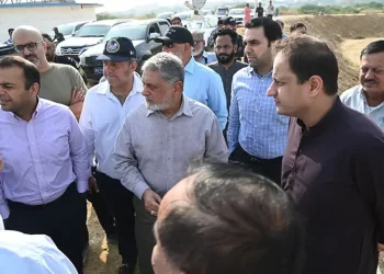 Karachi mayor briefs industrialists on project to recycle sewage water for industrial use
