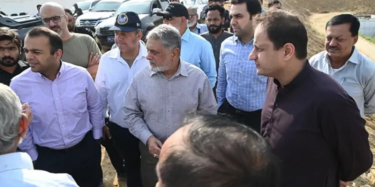 Karachi mayor briefs industrialists on project to recycle sewage water for industrial use