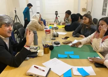 Karachi stakeholders float, debate solutions to city’s solid waste woes