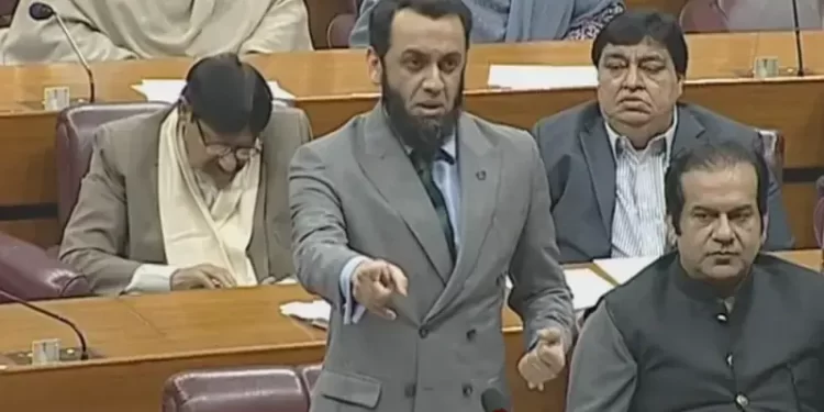 NA continues debate on 27th Amendment; Attaullah Tarar castigates opposition over ‘selective memory’