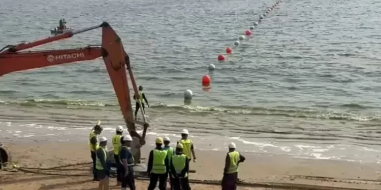 New internet cable lands in Pakistan, to boost connectivity