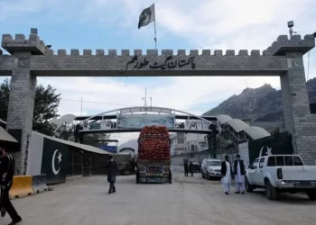 Return of Afghans via Torkham border resumes