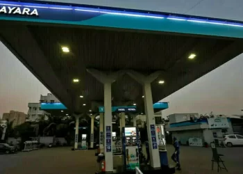 Russia-backed sanctioned Indian refiner boosts crude runs to 90%, sources say