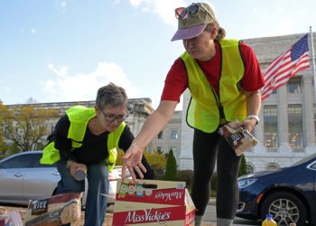 Trump signals he'll fund SNAP after federal judges ruled the administration must keep sending out benefits despite the shutdown