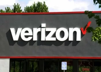 Verizon to cut about 15,000 jobs, source says