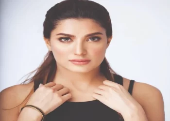 mehwish hayat photo file