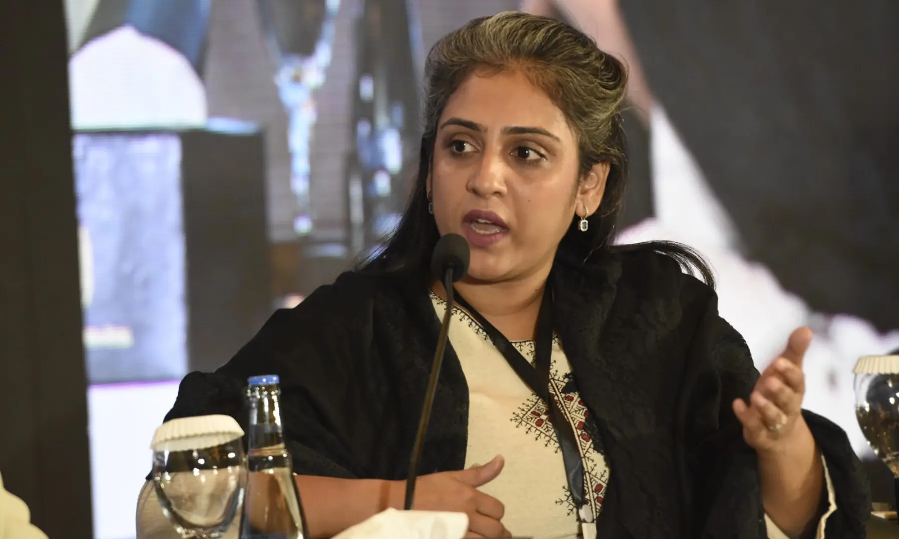 Madiha Latif speaks at the summit. — Tanveer Shahzad / White Star
