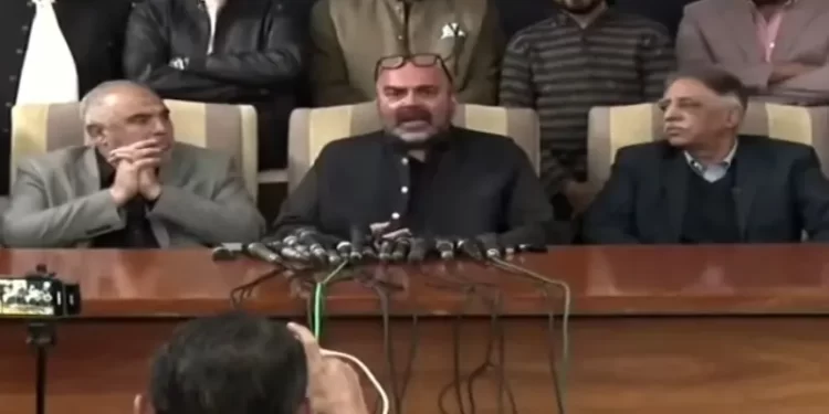 PTI criticises govt over reluctance to talk with Afghanistan, demands institutional balance