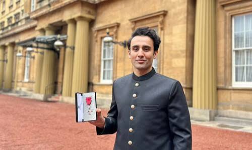 Binance Founder CZ Records Podcast With Pakistan’s Crypto Chief in Front of Faisal Mosque