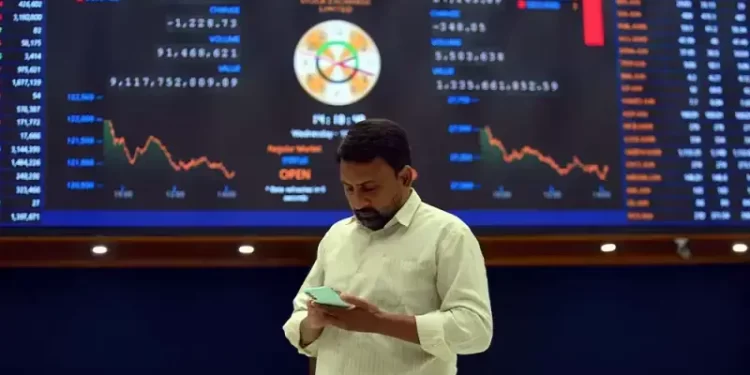 Bullish momentum at bourse, KSE-100 gains over 1,100 points in early trade