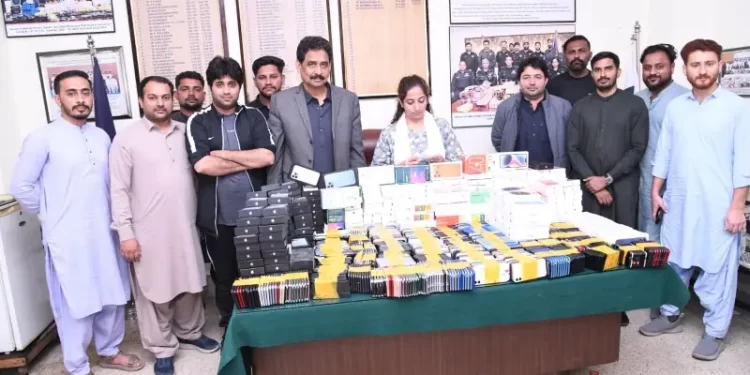 Customs in Karachi intercepts smuggled mobile phones worth Rs62mn