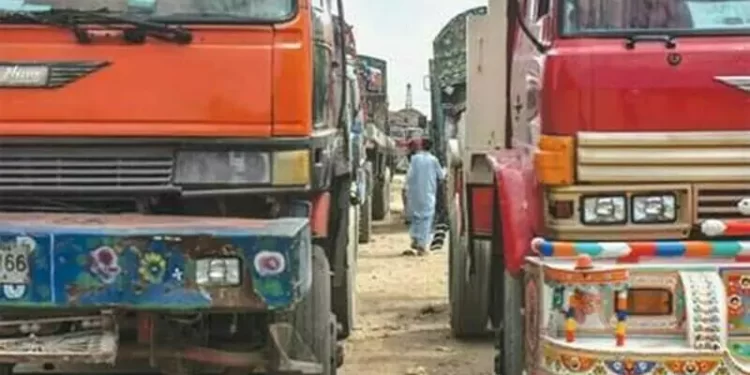 Daytime movement of heavy vehicles banned in Karachi for 2 months
