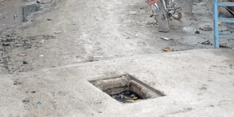 Eight-year-old dies in Karachi’s Korangi after falling into uncovered manhole