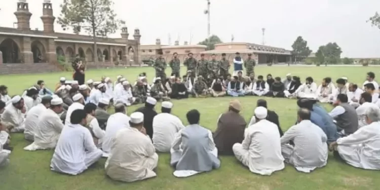 Elders of KP’s Tirah agree to vacate homes ahead of military operation