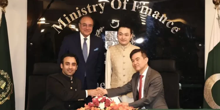 Ex-finance minister raises concerns over $2bn Binance tokenisation deal