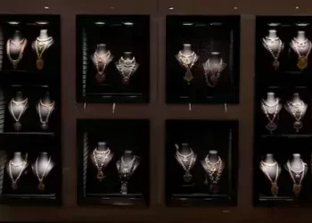 Gold per tola gains Rs1,300 in Pakistan