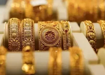 Gold per tola gains Rs2,700, silver hits all-time high in Pakistan