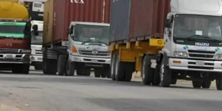 Goods transporters call off nationwide strike after successful negotiations with govt