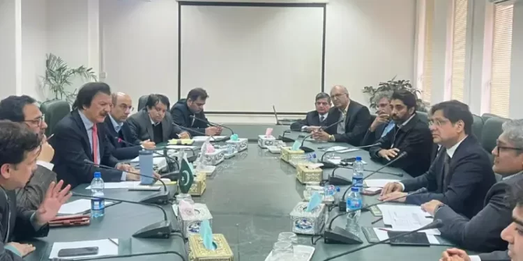 Govt moves to tighten rules on used car imports, vows protection for local auto industry