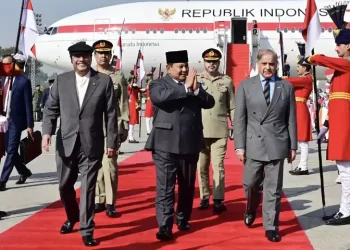 Indonesian President Prabowo presented guard of honour upon arrival at Prime Minister’s House