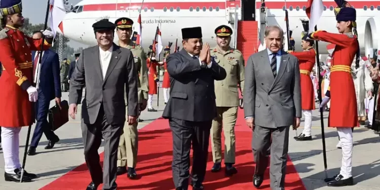 Indonesian President Prabowo presented guard of honour upon arrival at Prime Minister’s House