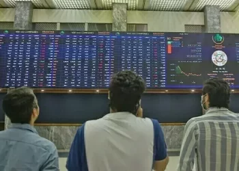 KSE-100 crosses 175,000 level in early trade