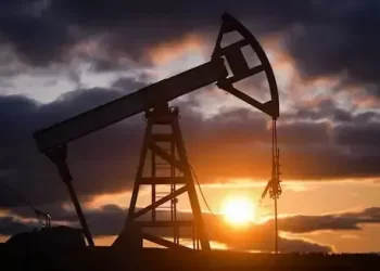 Oil prices climb as US blocks Venezuelan tankers