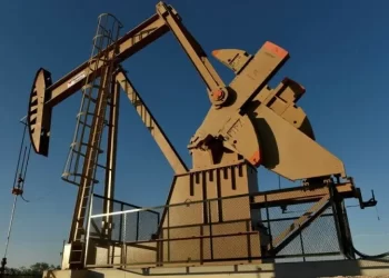 Oil prices stable as Venezuelan supply disruptions balance surplus concerns