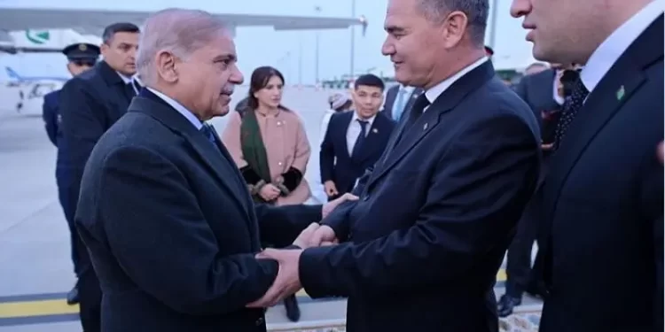 PM meets Turkmen president, vows to strengthen bilateral ties