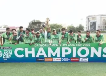 Pakistan U19 Cricketers Celebrate Asia Cup Win with Cutting Cake on PIA Flight