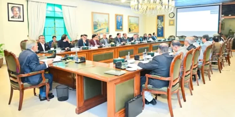 Privatisation body recommends cabinet to approve Rs135bn bid for 75% PIA shares