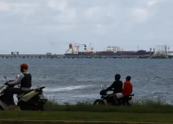 Residual fuel fills Venezuela’s storage tanks as exports cut to minimum, sources say