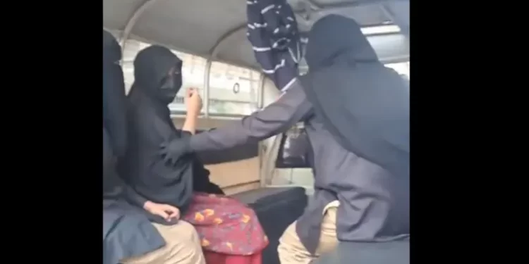 Roads leading to Karachi Press Club closed off; HRCP official claims activist detained by police