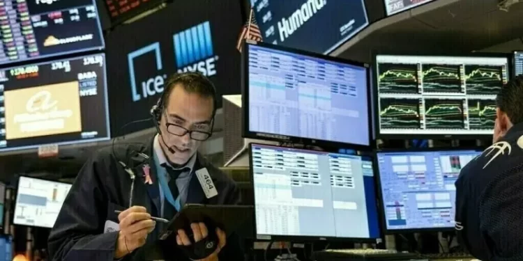 US stocks flat after lackluster jobs data