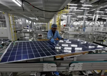 World’s top solar maker says local manufacturing not yet viable in Pakistan