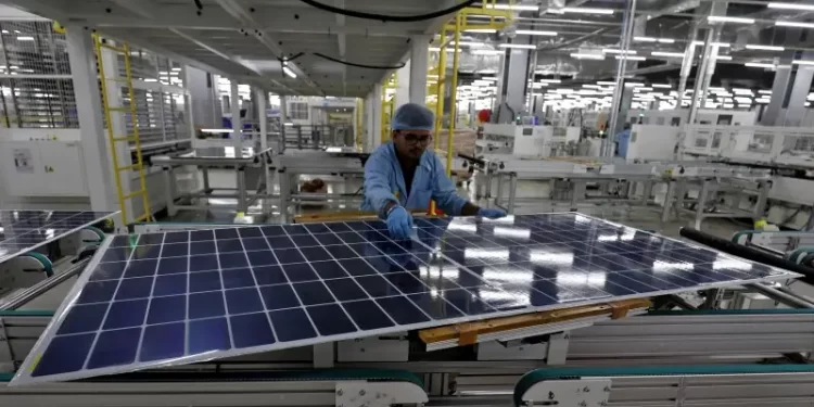 World’s top solar maker says local manufacturing not yet viable in Pakistan