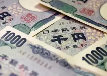 Yen weak, dollar steady in countdown to Fed