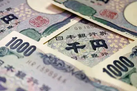 Yen weak, dollar steady in countdown to Fed