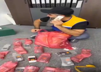 Af tree r 16 Years of W@r, A Libyan Trader Finally Receives Nokia Phones Ordered in 2010