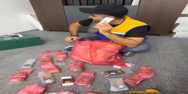 Af tree r 16 Years of W@r, A Libyan Trader Finally Receives Nokia Phones Ordered in 2010